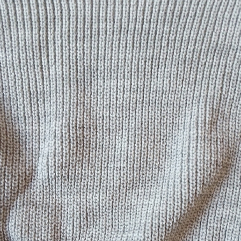 PrettyLittleThing Off-the-Shoulder Gray Cropped Sweater - Picture 6 of 9